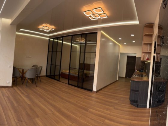 ЖК Львовский Квартал Центр 2ком+ студия  с ремонтом 77кв м Киев