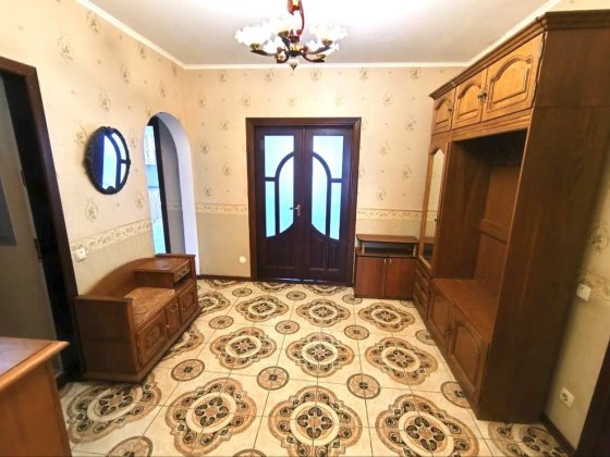 Продається 3-кімнатна квартира, вул.Машинобудівна 21а, без комісії %. Киев