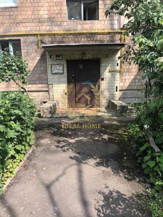 Продається 2к квартира під ремонт Жуляны - фото 1