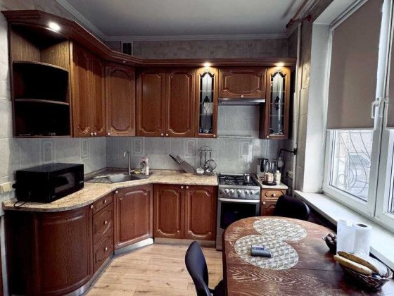 Продажа 3-комнатной квартиры в сталинке, ул.Д.Дудаева 1. Київ