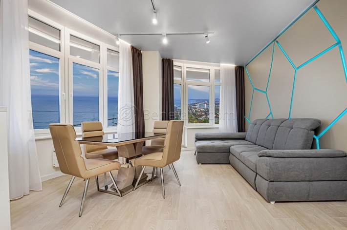 Видовая квартира с балконом в Аркадии. - фото 1