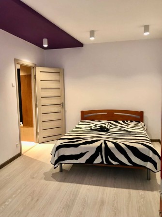 Современная квартира с видом на лес - фото 1