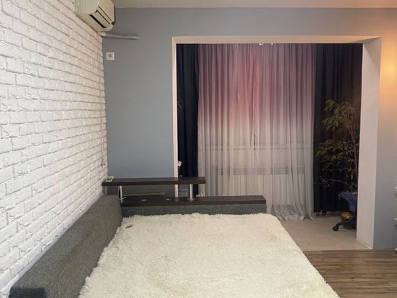 Сдам 1 комнатную квартиру большую,Левый берег 2мкр