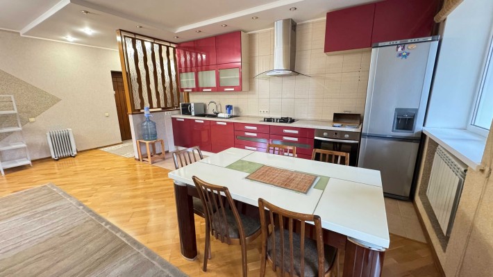 Простора 4 кім. кв, поряд зелена зона, вул. Грушевського, 12! Вишгород - фото 1