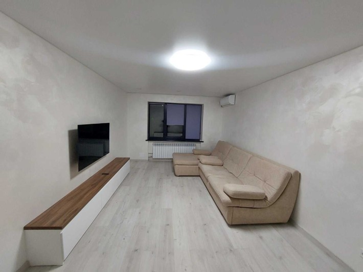 Оренда розкішної 3-кімн. квартири, к-р «Мир» (9 мкрн, лівий берег) - фото 1