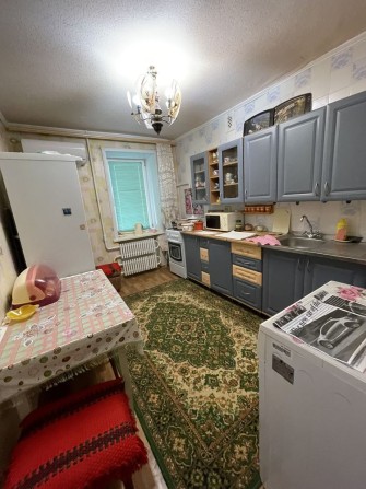 Сдается на долгий срок убтная 1к квартира - фото 1