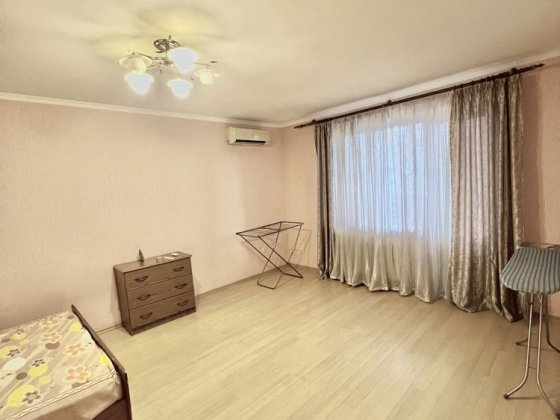 Сдам долгосрочно 1к к-ру,газ,тёплый кирпичный дом,без выселения летом! Черноморск