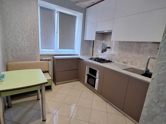 Сдам до лета 2 комнатную с евроремонтом Черноморск