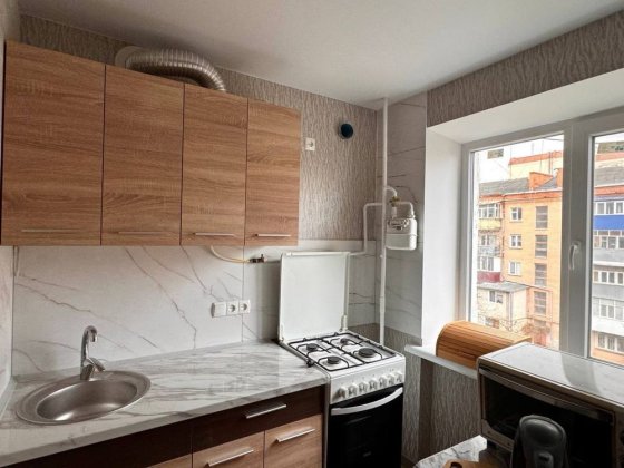 Здам 2-кімнатну в самому центрі міста Каменец-Подольский