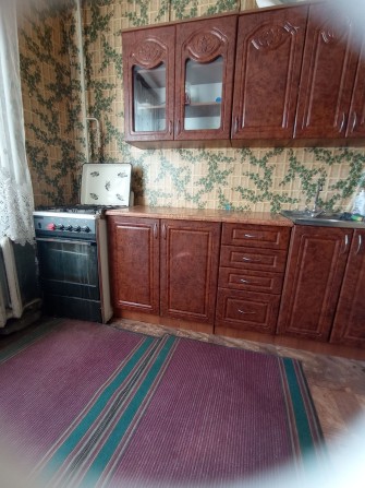 Сдам квартиру 1-ую старый город пос.Октябрьский - фото 1