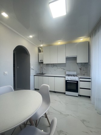 Здається вперше двох кімнатна Черемушки Петефі. - фото 1