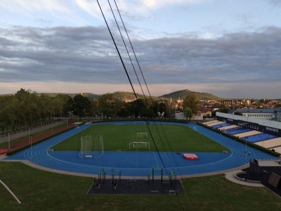 Здається велика однокімнатна біля Карпатії Мукачево