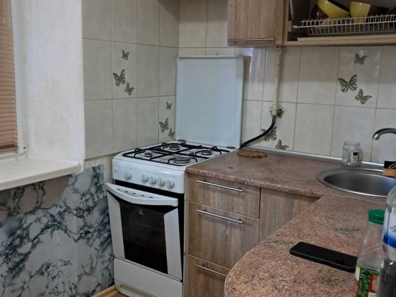 Сдам 1-комн. квартиру ПОЛУПУСТУЮ. Улица Шевченко. Можно питомца.