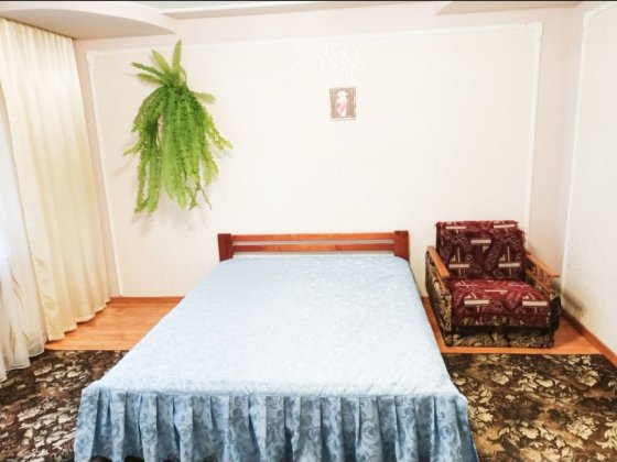 Здається хороша квартира навпроти ринку. Трускавец