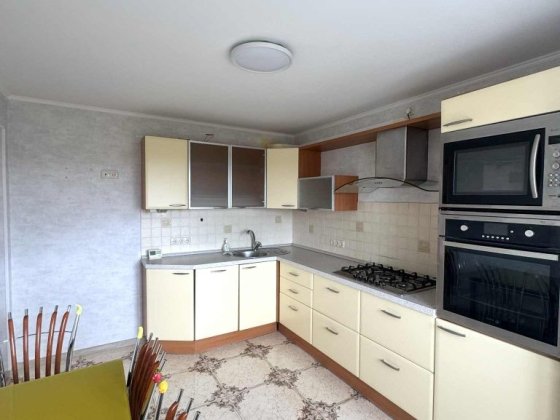 Здам 1-ну на Піщаному Белая Церковь