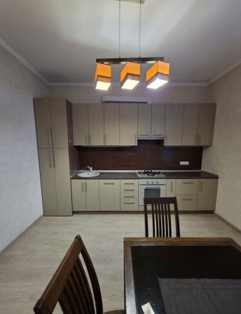 Оренда просторої квартири в центрі міста - фото 1