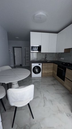 Перша здача! Укомплектована квартира з новим якісним ремонтом - фото 1