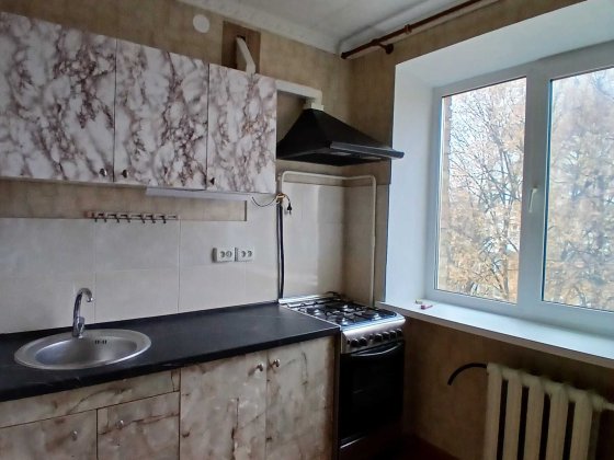 Центр вул Героїв України здам теплу затишну 2 к квартиру поруч парк Бровари