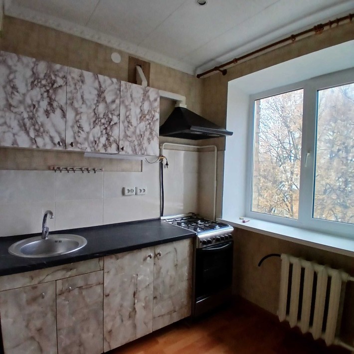 Центр вул Героїв України здам теплу затишну 2 к квартиру поруч парк - фото 1