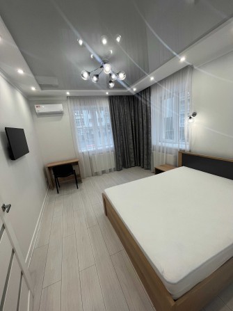 Здається 1-но кімнатна квартира в новобудові в центрі міста . - фото 1