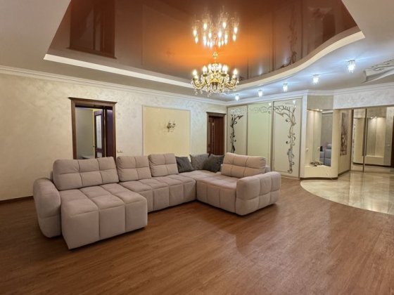 Оренда 3-кімнатної дизайнерської квартири в центрі міста (офіс-центр) Хмельницкий