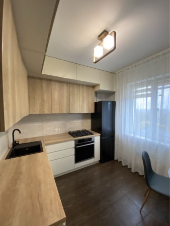 Стильна 2-кімнатна квартира на 9-му поверсі з панорамним видом - фото 1