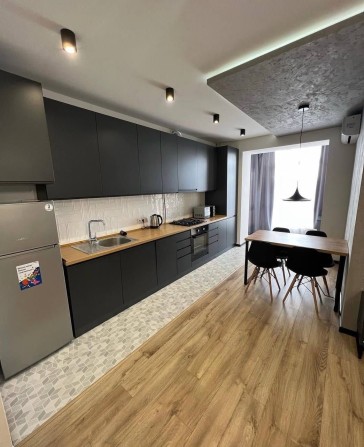 Оренда 1 км квартири з кухнею-студією поруч з парком - фото 1