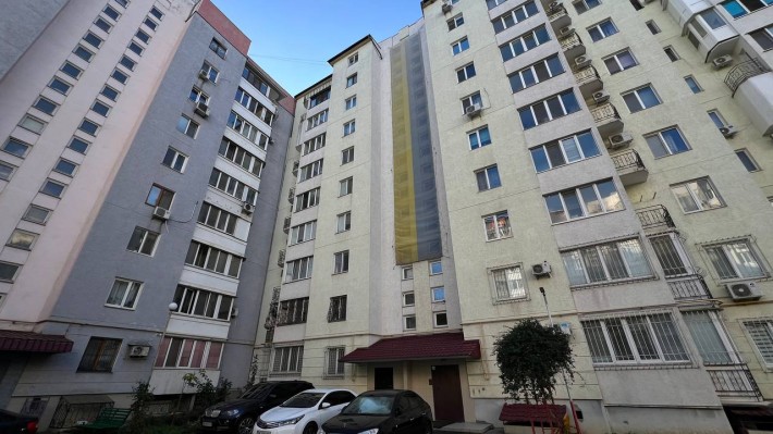 Продаж просторої двокімнатної квартири вул. Марка Кропивницького - фото 1