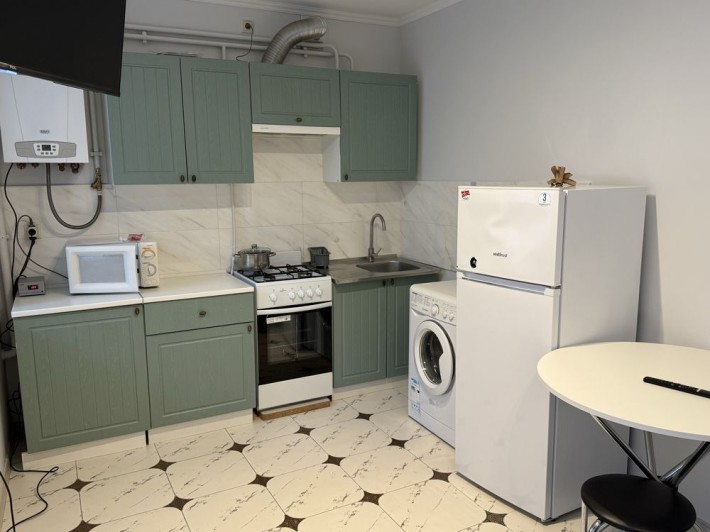 Оренда 1 кім по вул Мельника 10 - фото 1