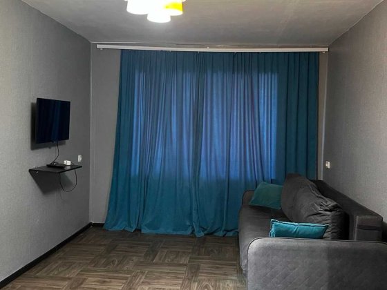 Сдам 2-х кімнатну квартиру в центрі