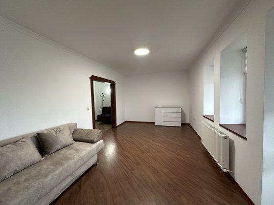 Велика та світла 2-кімнатна квартира в новобудові вул. Івасюка Івано-Франківськ