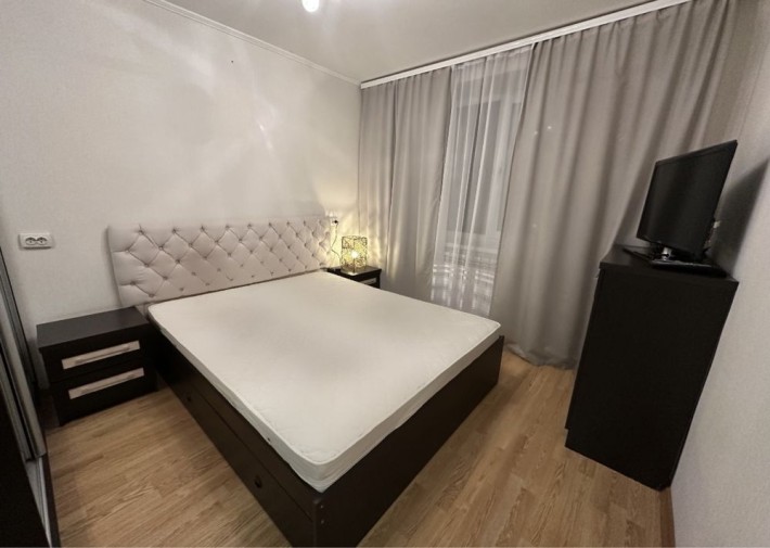 Оренда 2 кім. квартири, вул. Крайня - фото 1