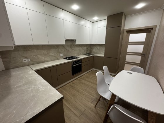 Оренда 2 кімн квартири біля Арсену Ивано-Франковск