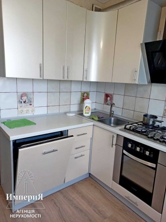 Здам укомплектовану трикімнатну на Таращанському. - фото 1