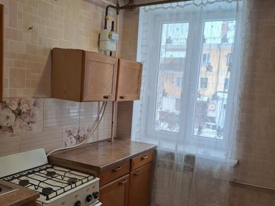 Сдам 1 комнатную "сталинку" в Кременчуге