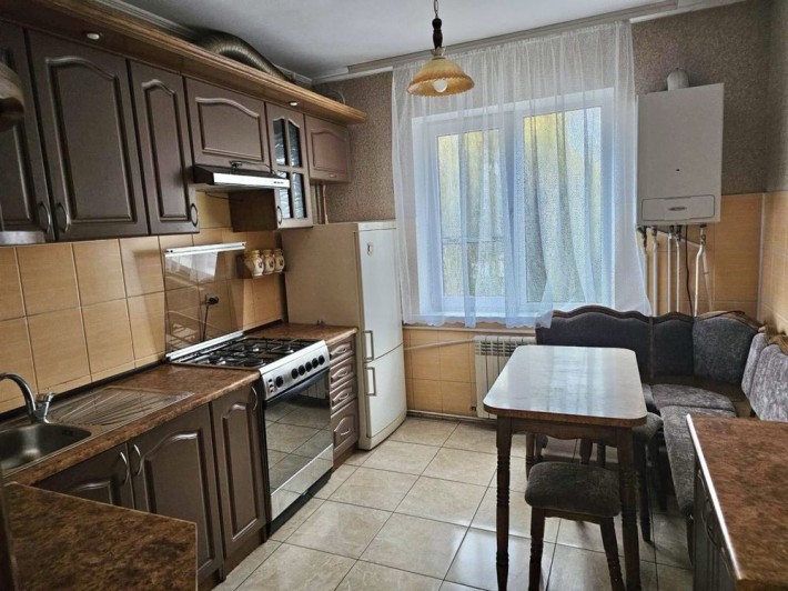 Оренда 3 к квартири з автономним опаленням біля Велесу - фото 1