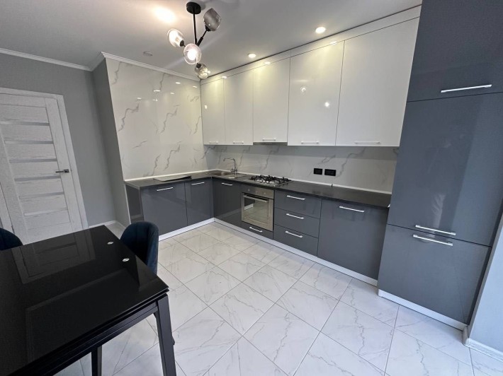 Оренда просторої 2 км квартири поруч з стометрівкою - фото 1