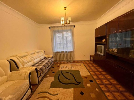 Здам в оренду трикімнатну квартиру на соцмісті.