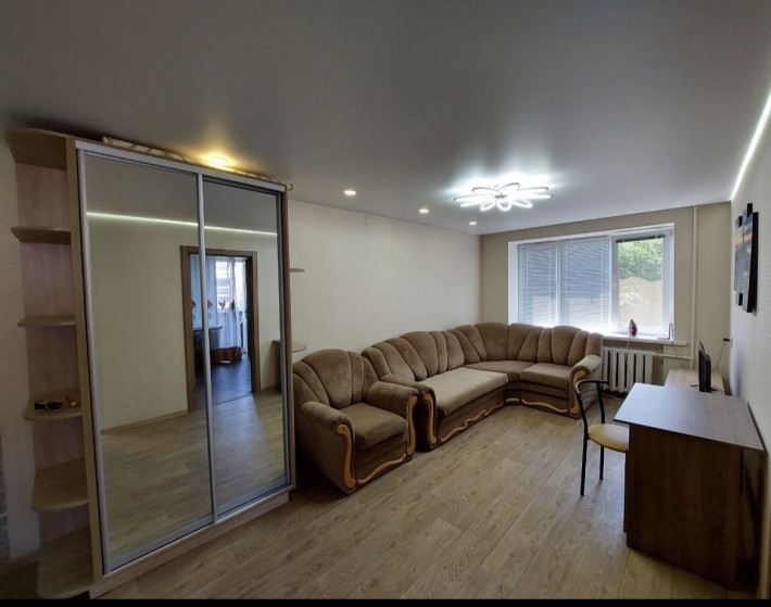 `Здам 2- кімнатну в центрі з ремонтом, меблі, техніка - фото 1