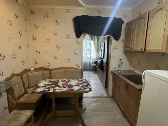 Здається 1 кімнатну квартиру  по вул. Конякіна Луцк