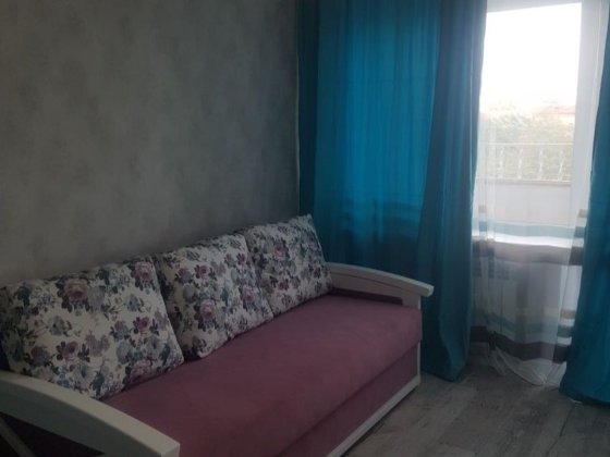 Сдам 1комн люкс в центре 9500 плюс комуналка