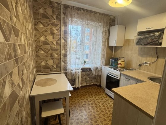 Сдаётся 2х ком. центр. район площади, мебель, техника. Кременчуг