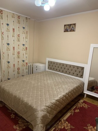 Здається в оренду трикімнатна квартира в центрі міста - фото 1