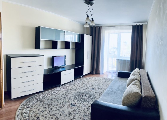 1-кім. квартира в оренду, вул. Курінного Чорноти (центр) - фото 1