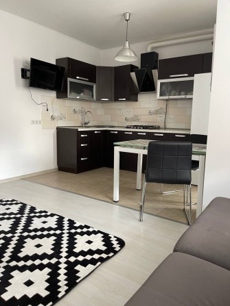 Оренда 1к+кухня-студія біля Епіцентру - фото 1