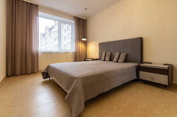 Затишна 2х кімнатна квартира по вул Пулюя - фото 1