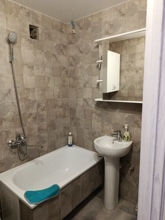 Здам 1кімн.квартиру по Лесі Українки  працюючій дівчені, 3поверх. 12т. - фото 1