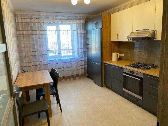 Без комісії Власник Здається в оренду 1 кімнатна по вул. Відродження Луцк