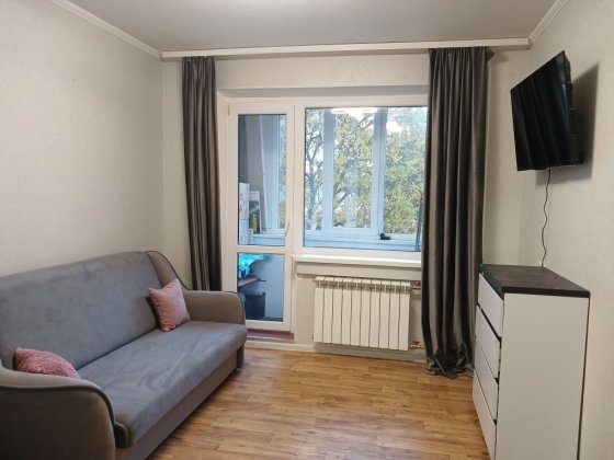 Однокомнатная квартира на Садах 2,возле "Паровоза". Полтава