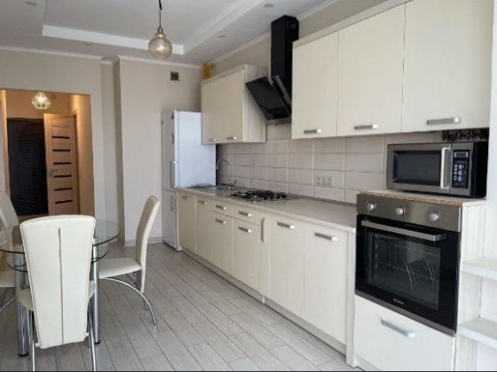 Оренда однокімнатної квартири в центрі, вул Лермонтова, новобудова Ровно